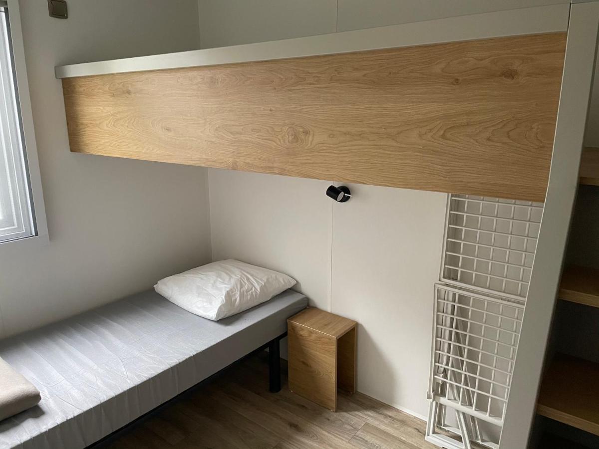 Mobilhome Tout Confort R10 Domaine De Lanniron Quimper Exterior photo