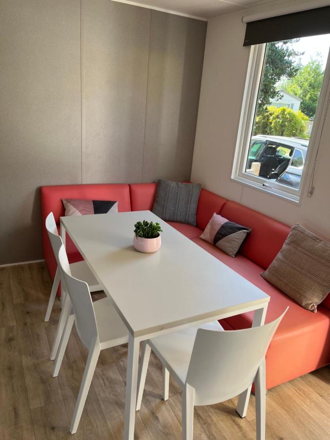 Mobilhome Tout Confort R10 Domaine De Lanniron Quimper Exterior photo